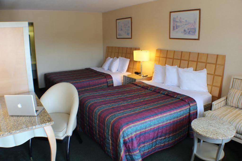 Days Inn By Wyndham Greeneville Exterior foto